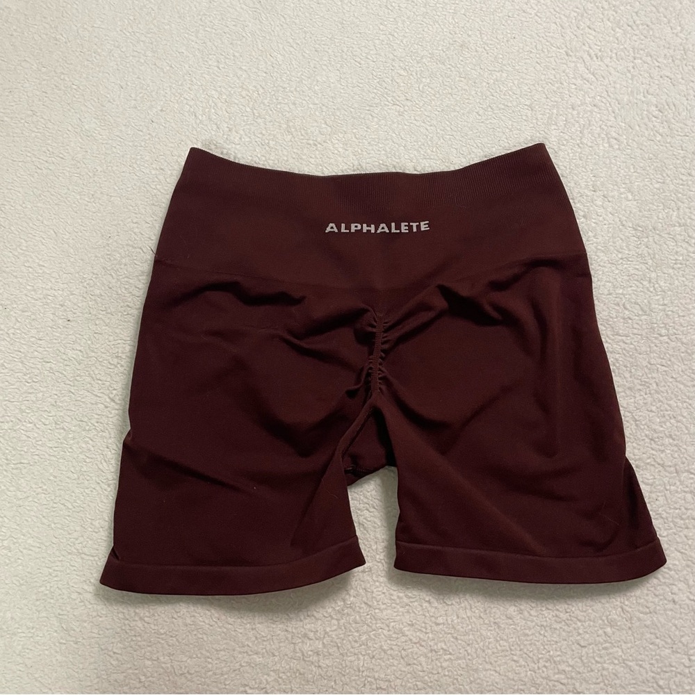 Alphalete Amplify Short 4.5" - Sangria - Picture 3 of 8